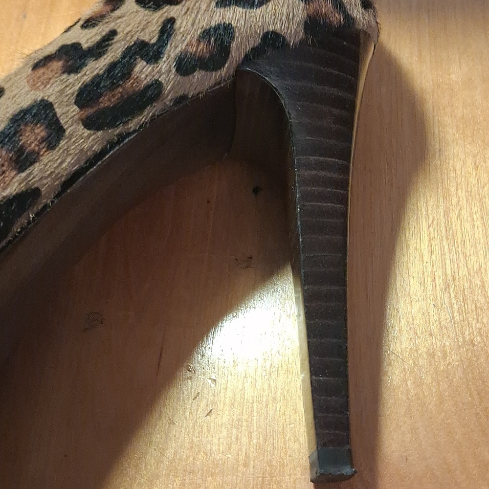 Stuart Weitzman Cheetah Heels Size 6 - Picture 7 of 15